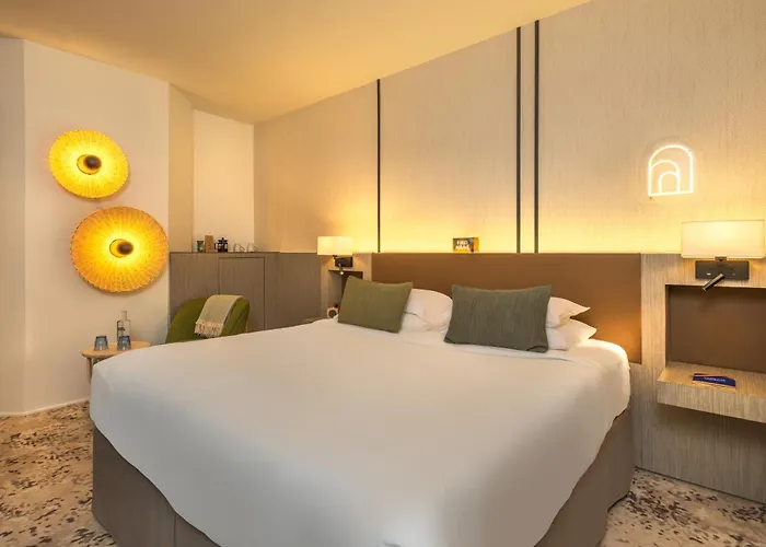 Hotel Firstname Toulouse